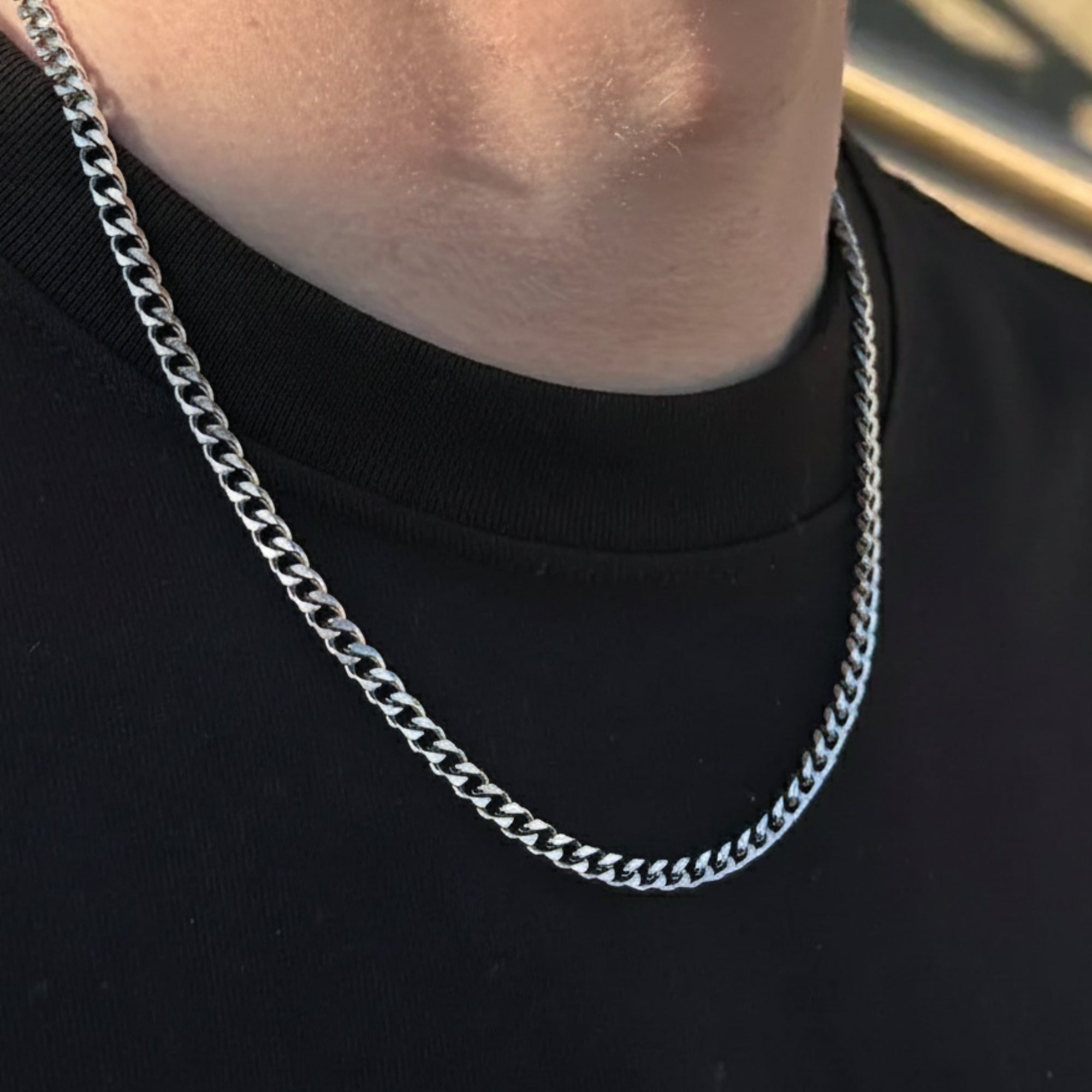 Cuban Chain – Bold & Timeless Style